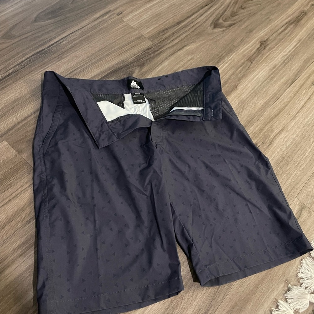 Mountain Club Men’s Shorts